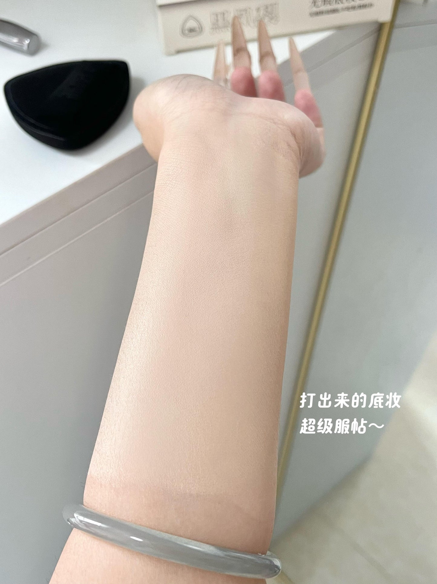 Lishu荔树定妆cp（一字型粉底刷+粉扑） - CHIHIRO COLLECTION