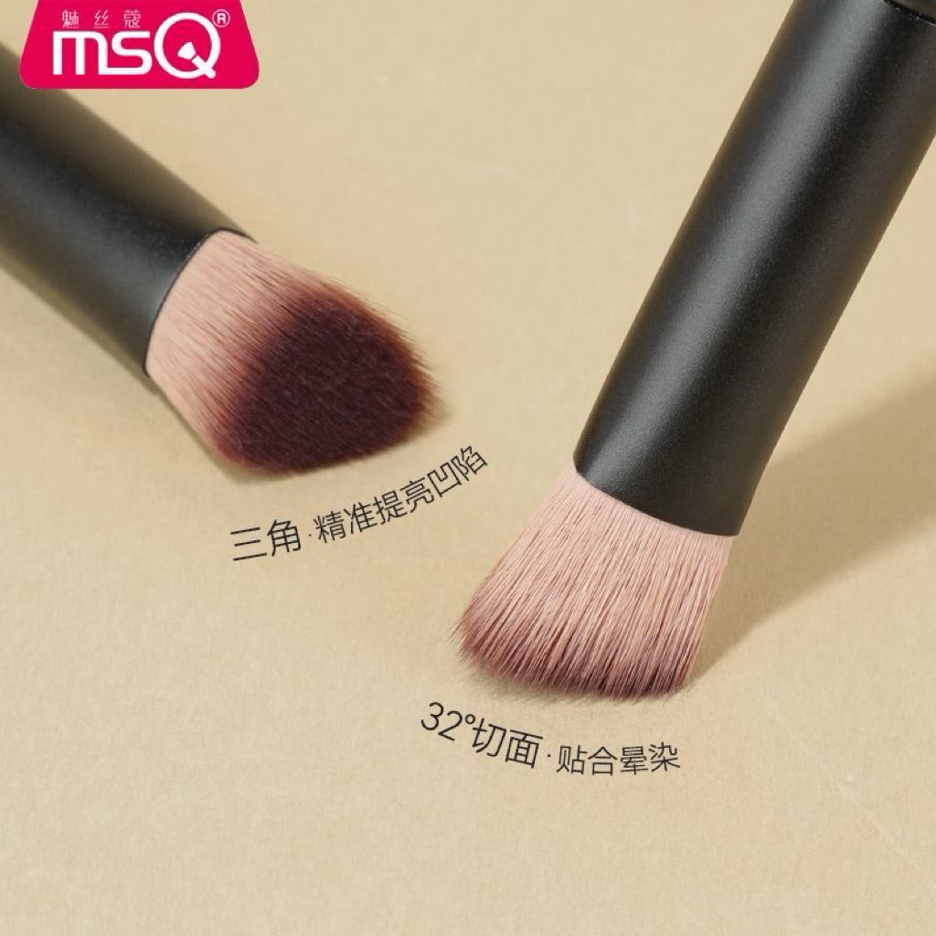 MSQ魅丝蔻 星曜三角熨斗高光刷 - CHIHIRO COLLECTION