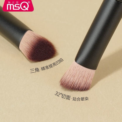 MSQ魅丝蔻 星曜三角熨斗高光刷 - CHIHIRO COLLECTION